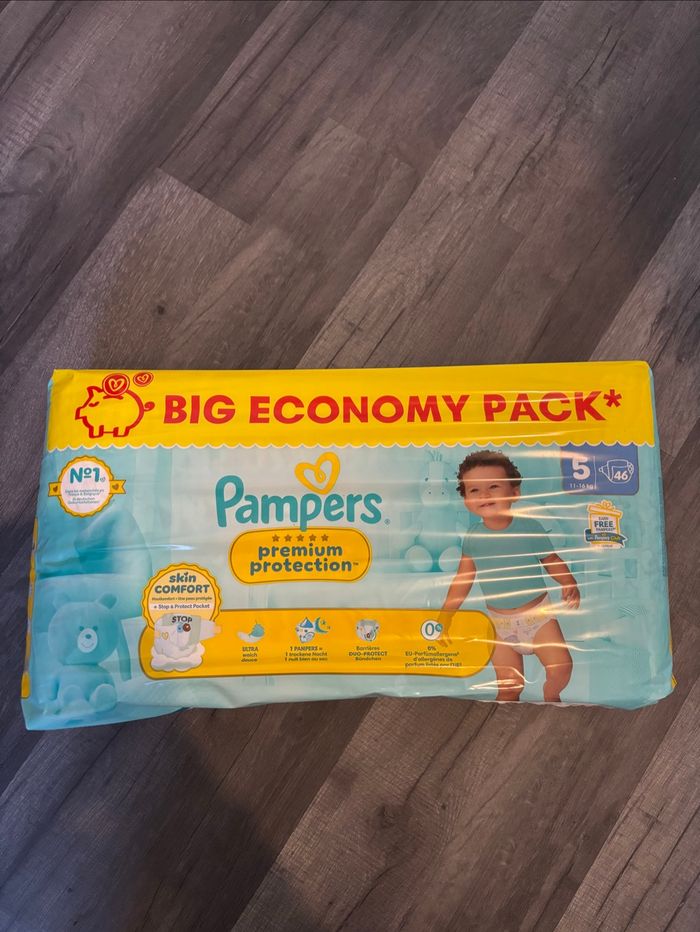 Couches Pampers prenium protection