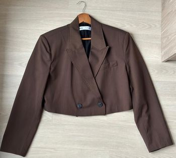 Blazer croc top à épaulettes marron - Bershka