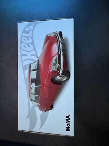 Hot Wheels x MoMA Citroën 