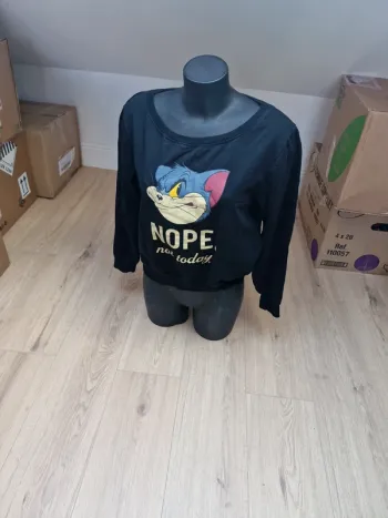 Magnifique pull tom et Jerry noir taille XL