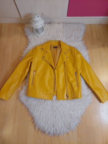 Veste perfecto simili cuir moutarde T.XXS (12 ans) TBE Kiabi  👸