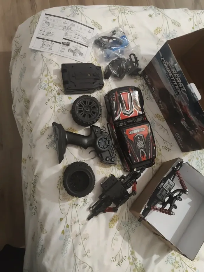 Voiture tout terrain télécommandé a construire - photo numéro 3