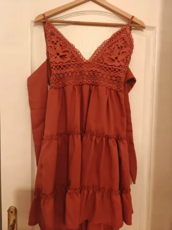Robe à bretelles ton corail