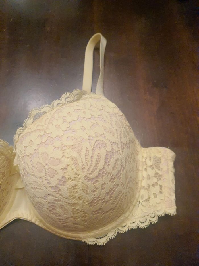 Soutiens-gorge jaune Hunkemöller fr 105B - photo numéro 15