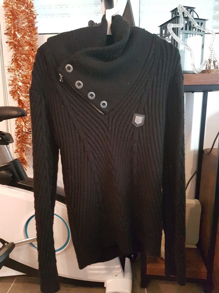 Pull noir - photo numéro 3