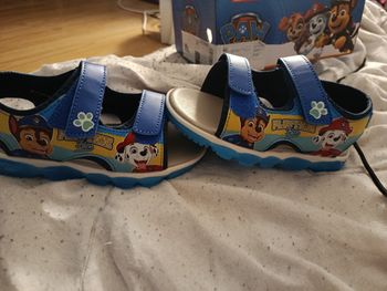 Sandalettes taille 28 Pat patrouille