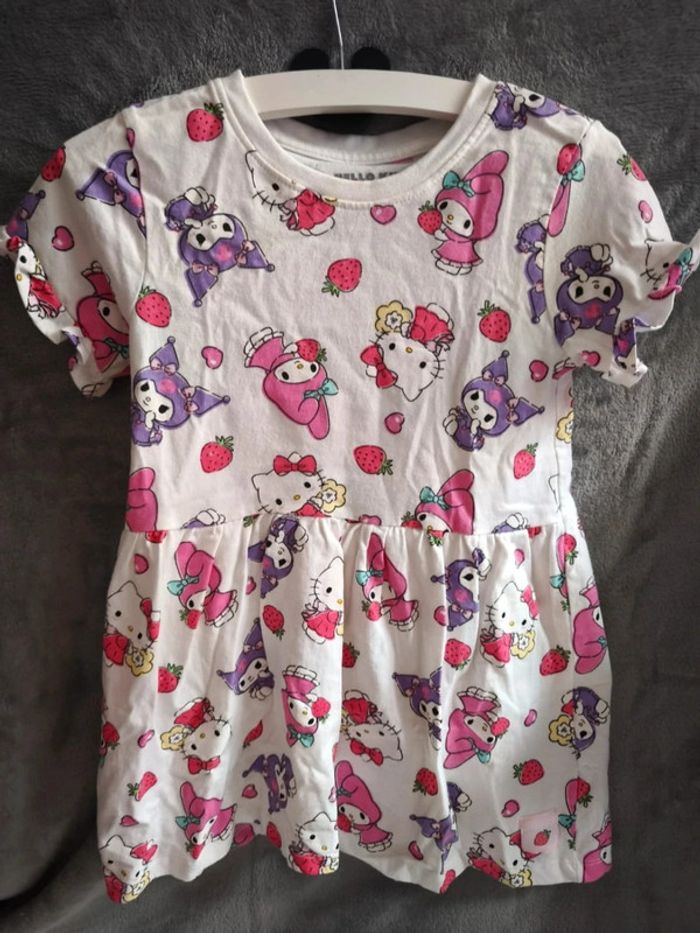Robe Hello Kitty kuromi 5-6 ans neuf - photo numéro 2