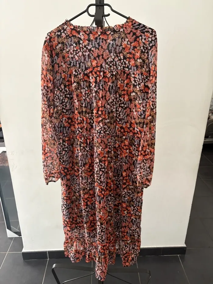 Robe à fleurs  Taille 46 - photo numéro 4