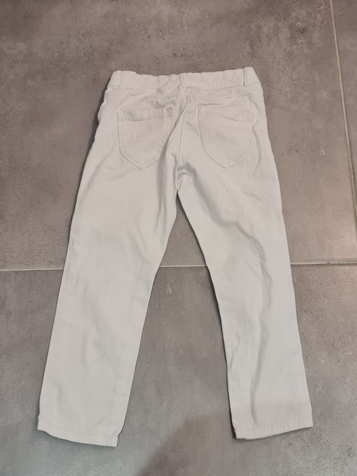 Pantalon blanc kiabi 8 ans - photo numéro 2