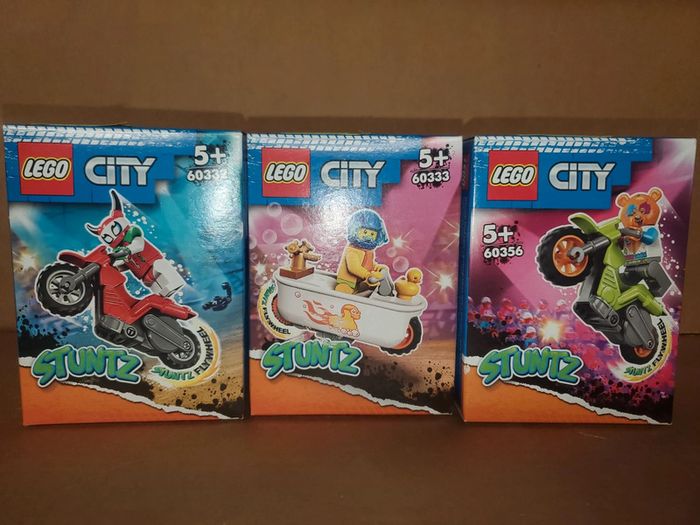 Lego lot de 3 moto avec figurines .