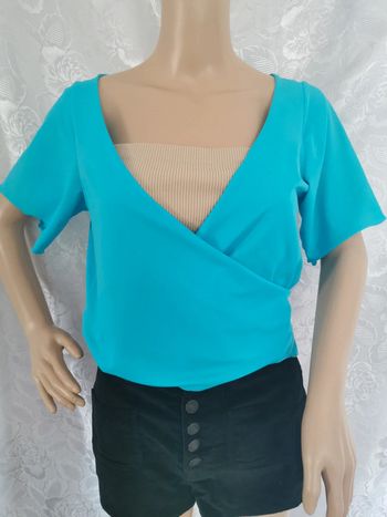 Top. Cache cœur. Taille 40.Auriane