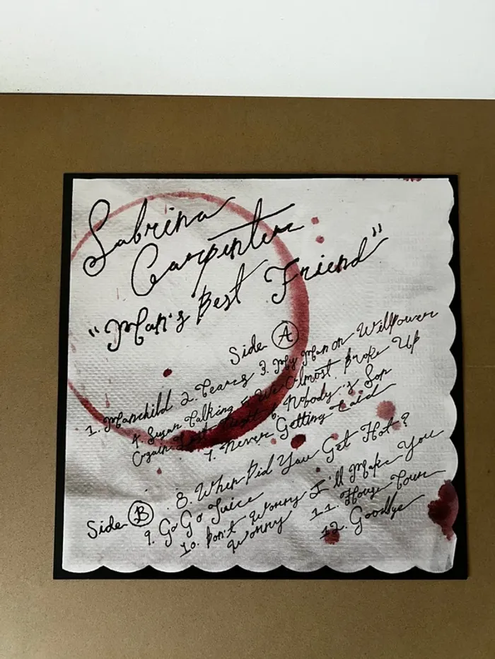 Man’s Best Friend - Sabrina Carpenter + Signed Card - photo numéro 4