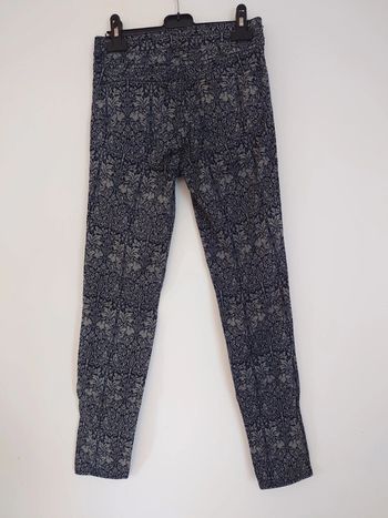 Pantalon slim motif lapins
