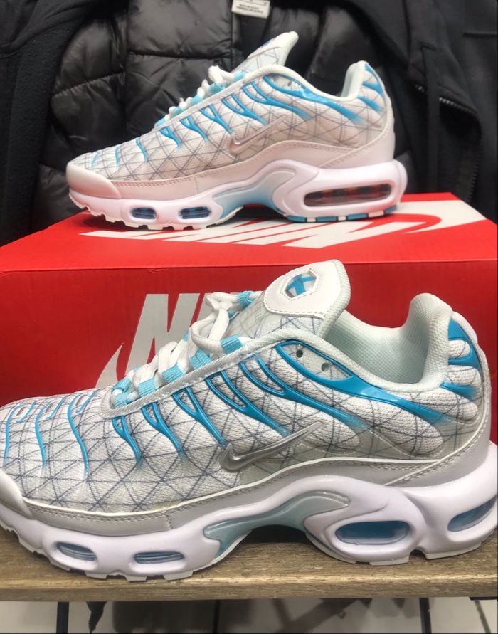 Tn om neuf jamais porté taille 42