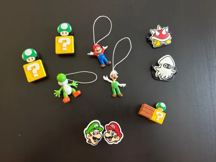 Lot de figurines Mario et Luigi