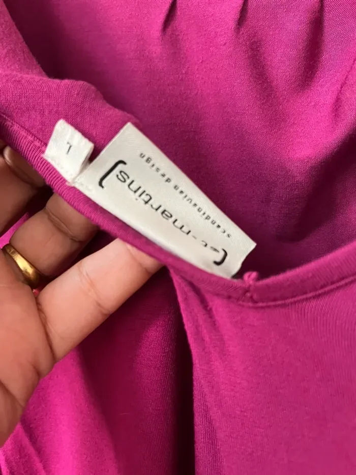 Superbe robe fuchsia foncé, St-Martins, coupe originale mais simple , Taille 40 - photo numéro 8