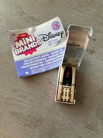 Mini brands Disney Store Édition : Anna Frozen