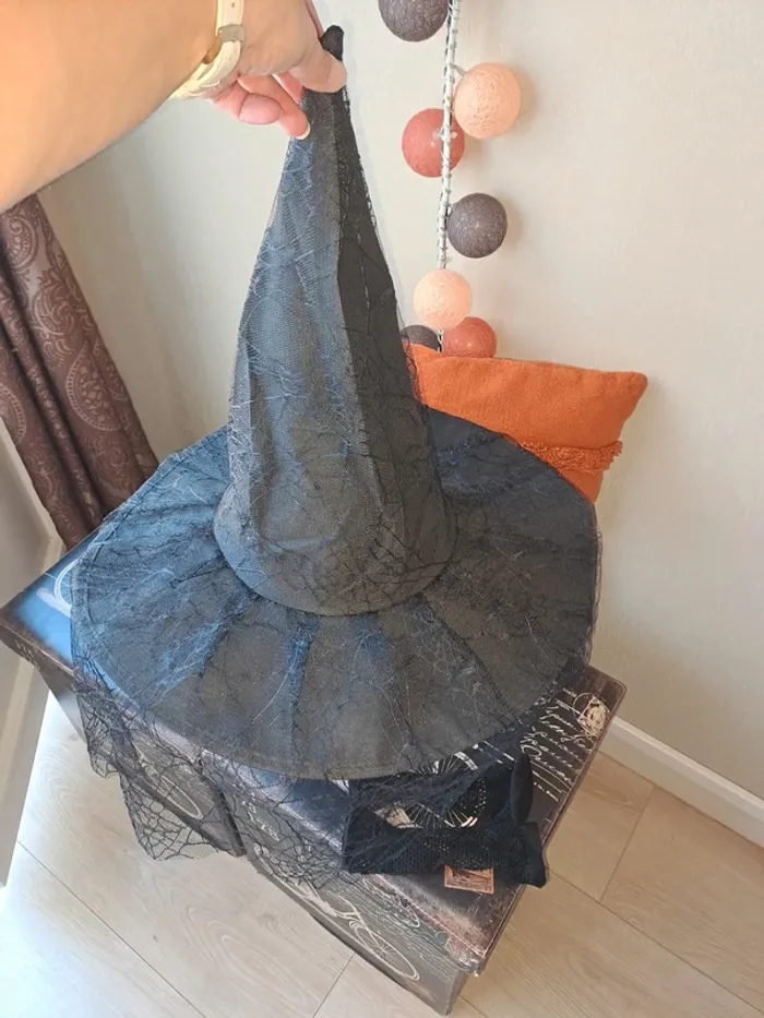 Accessoires sorcière noirs portés 1 fois super état gants et chapeau à voile - photo numéro 9