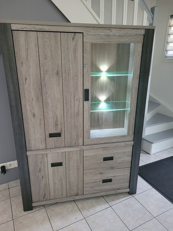 Vitrine avec éclairage