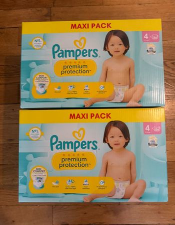 Lot de 2 paquets de couches Pampers taille 4