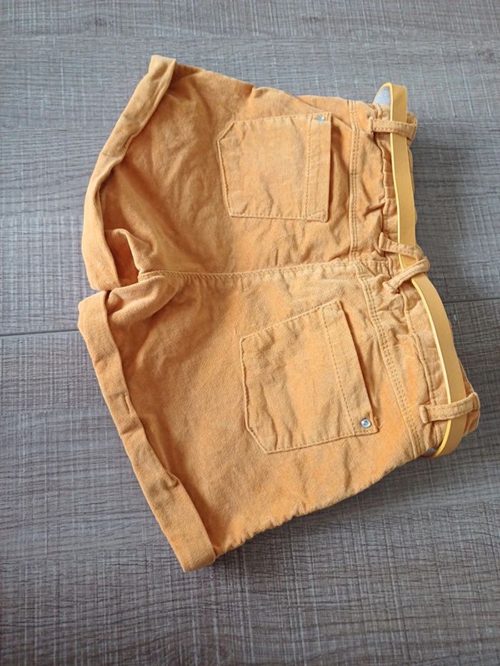 Short hiver 8 ans orchestra très bon état - photo numéro 3