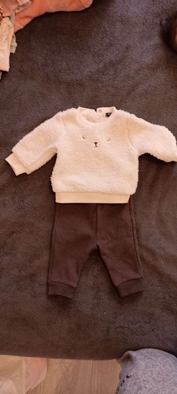 Ensemble pull et pantalon chaud