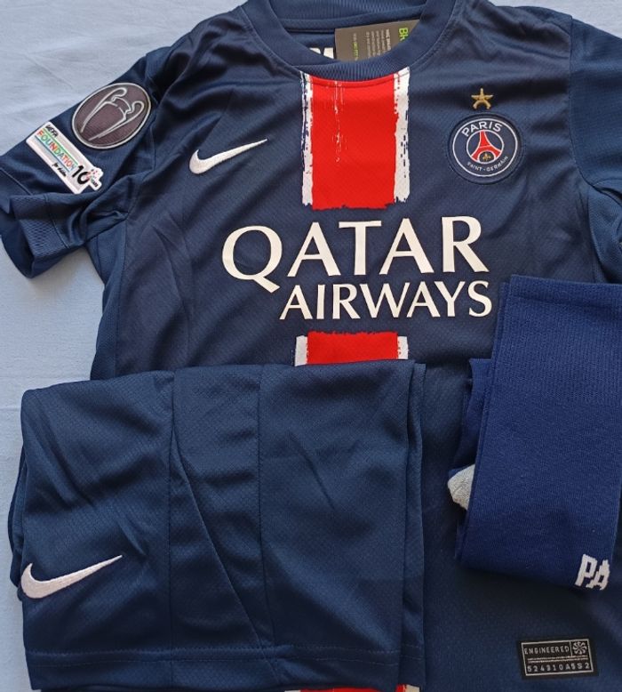 Kit PSG collector taille 12 ans modèle étoile champion d'Europe - photo numéro 4