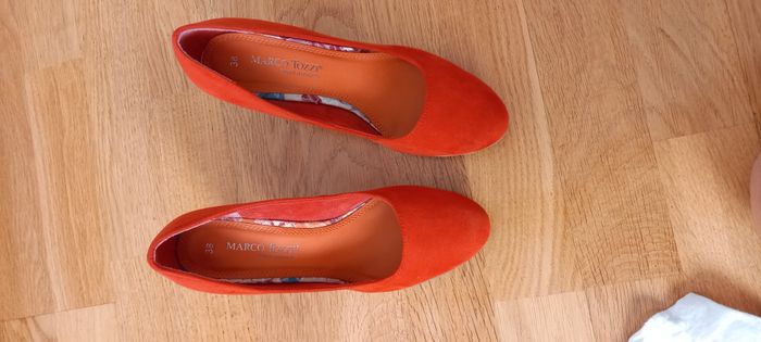 Chaussure en cuir velours rouge - pointure 38 - photo numéro 2