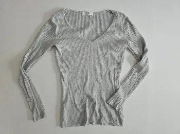 Pull gris col V cache cache