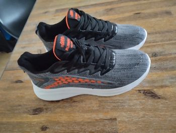 Baskets garçon ou hommme pointure 39,5 - Neuves