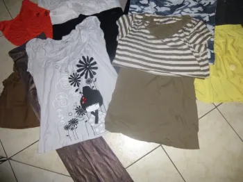 lot pantalon robe jupe pull tee-shirt chemise tunique 44 / 46
