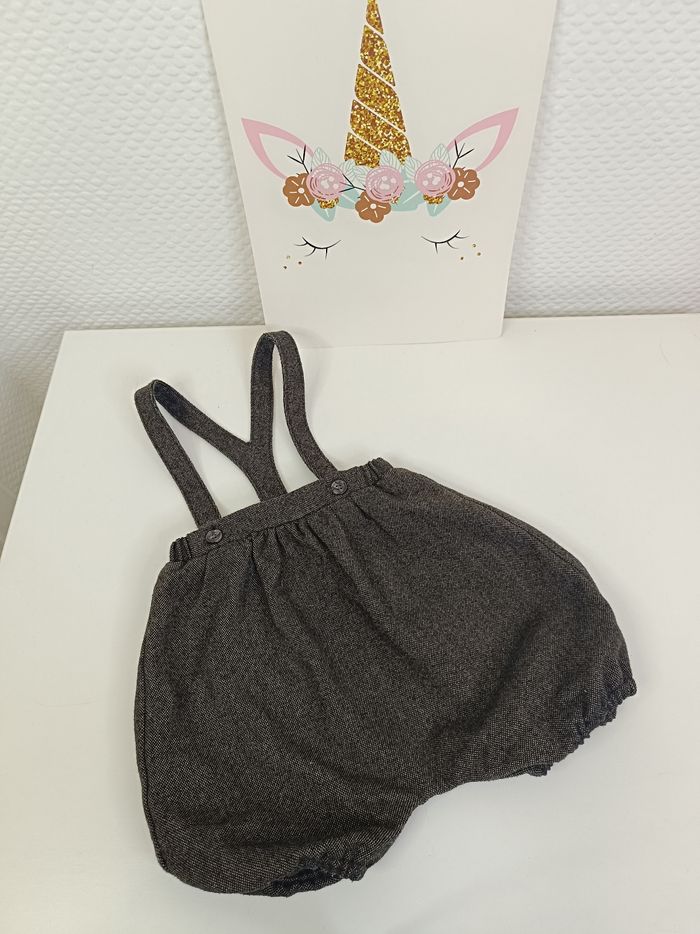 🦄 Short a bretelles bébé fille taille 6 mois 🦄