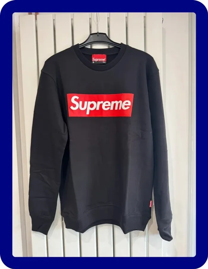 Pull / Sweat Supreme noir Taille XL