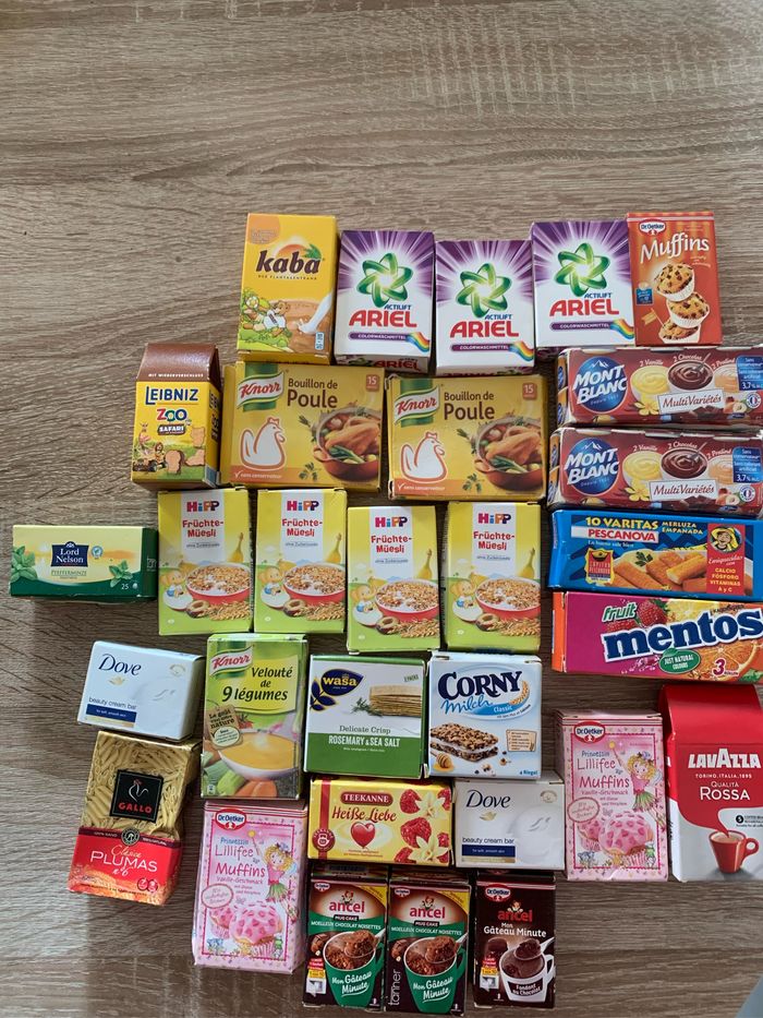 Lo de 84 pièces de dînette - photo numéro 2