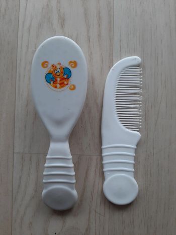 Brosse à cheveux bébé et peigne