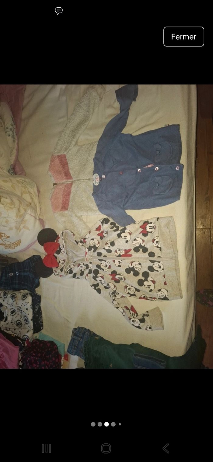 Lot vêtements fille 4 ans - photo numéro 3