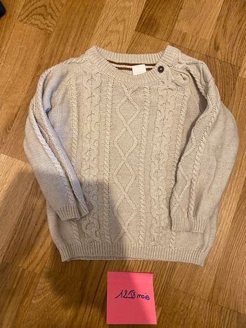 Pull 12-18 mois