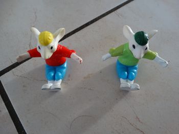 2 figurines stuart little