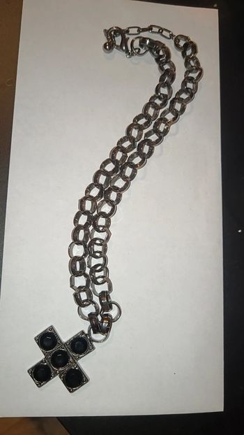 Chaîne avec croix