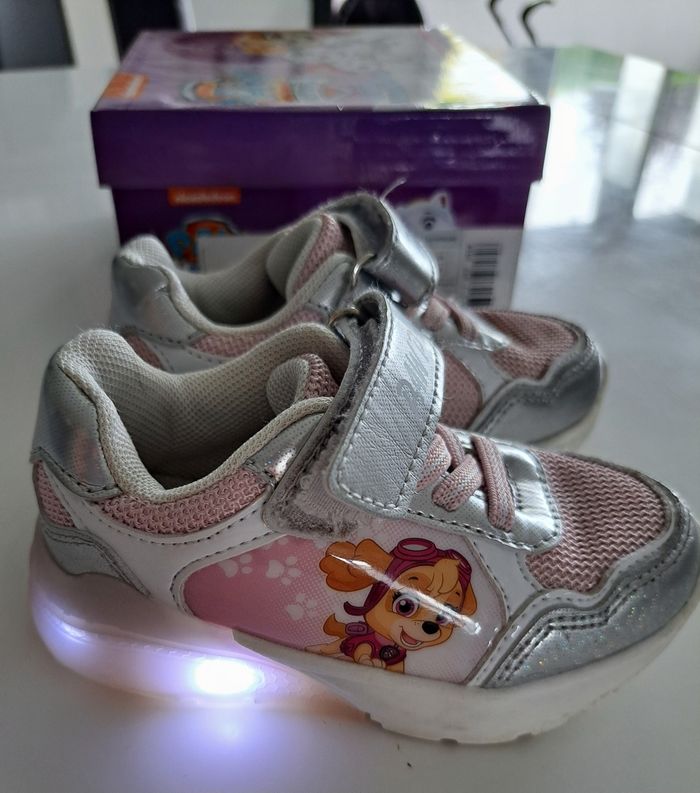 Baskets lumineuses Pat patrouille fille p.22 BE - photo numéro 2