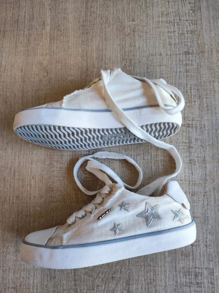 Baskets Geox taille 28 - photo numéro 2