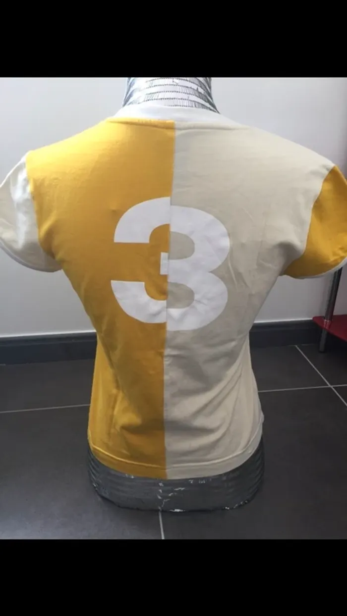 T-shirt Adidas taille 38 - photo numéro 3