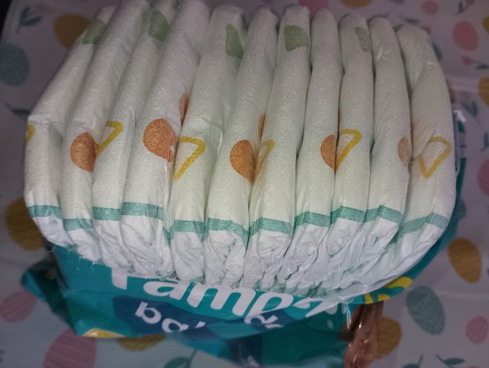 Lot de 144 couches pampers taille 7 + cadeau - photo numéro 5