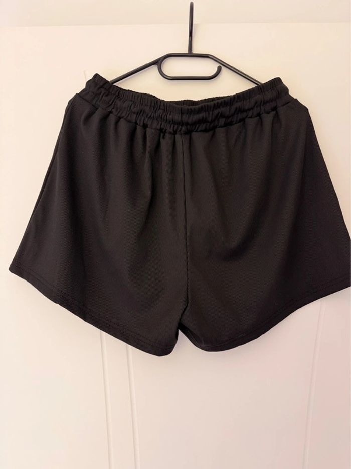 Short côtelé noire taille L - photo numéro 2