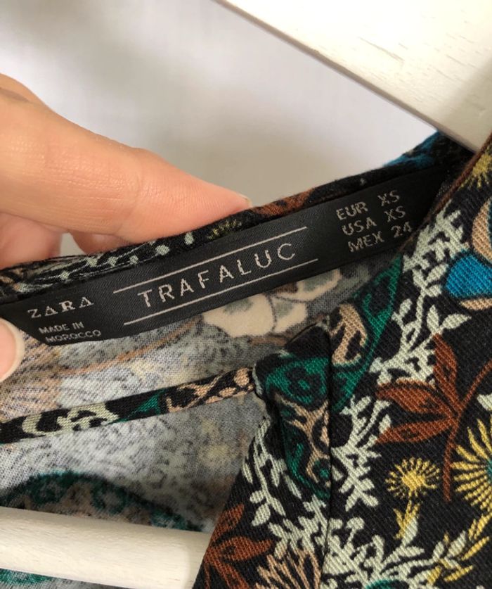 Combishort Zara fleurie noire manches longues taille XS / 34 36 comme neuve - photo numéro 17