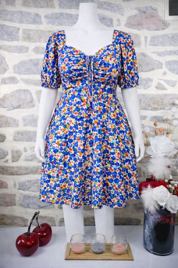 Robe éclat de jardin mille fleurs solaires multicolore Femme taille 54 marque PrettyLittlething 🌺