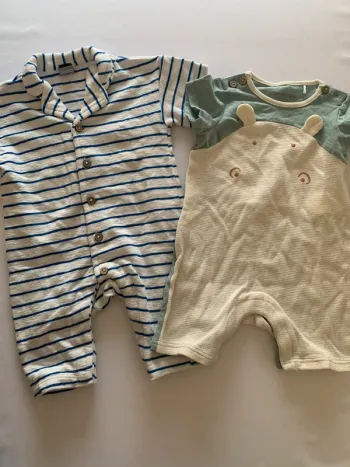 Lot de deux combinaisons 3 mois