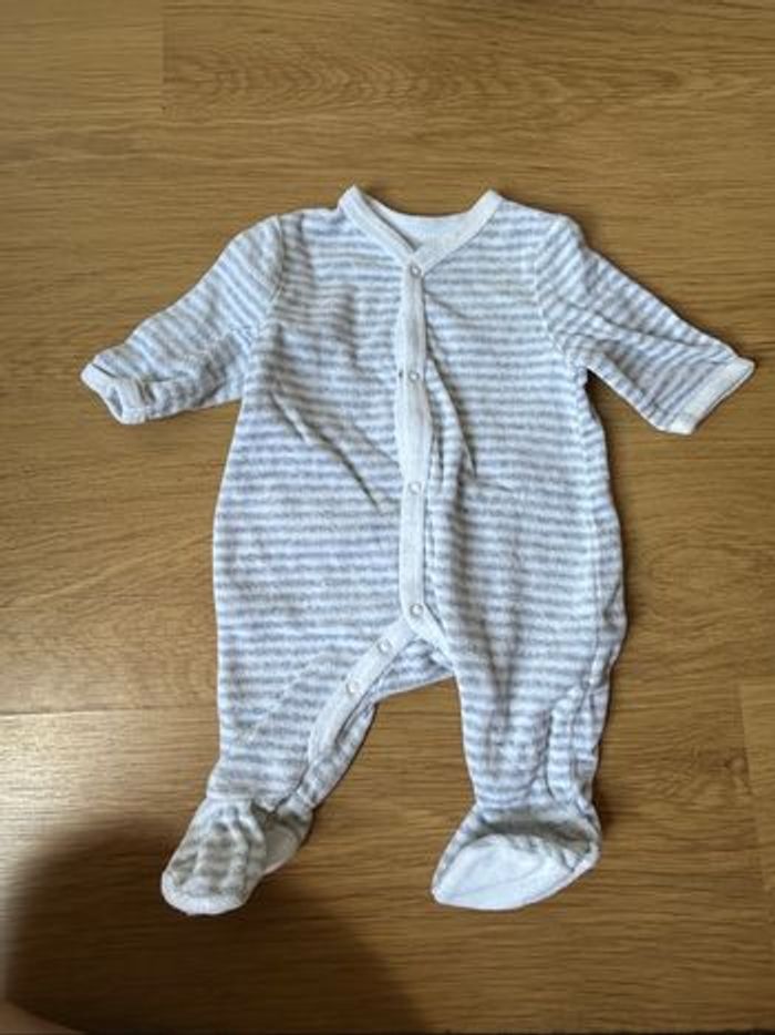 Lot 4 pyjamas velours 1 mois - photo numéro 2