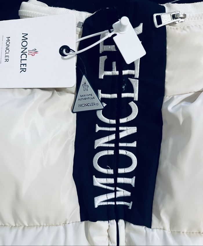 Doudoune sans manches Moncler blanche – Taille XL – Plume d’oie - photo numéro 3