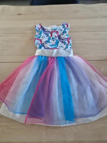 Jolie robe licorne taille 4 ans